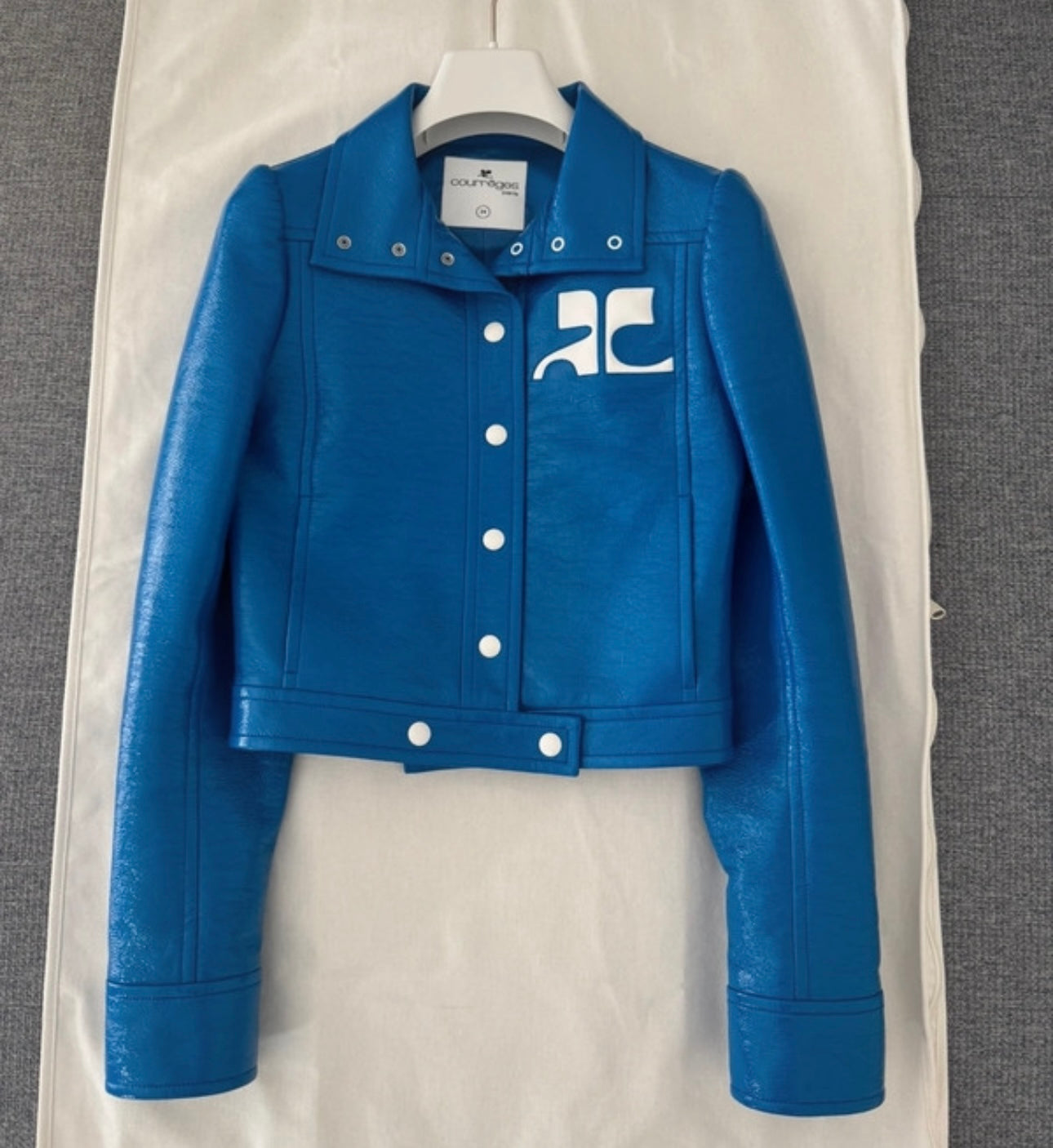 Vestes Courr*ges