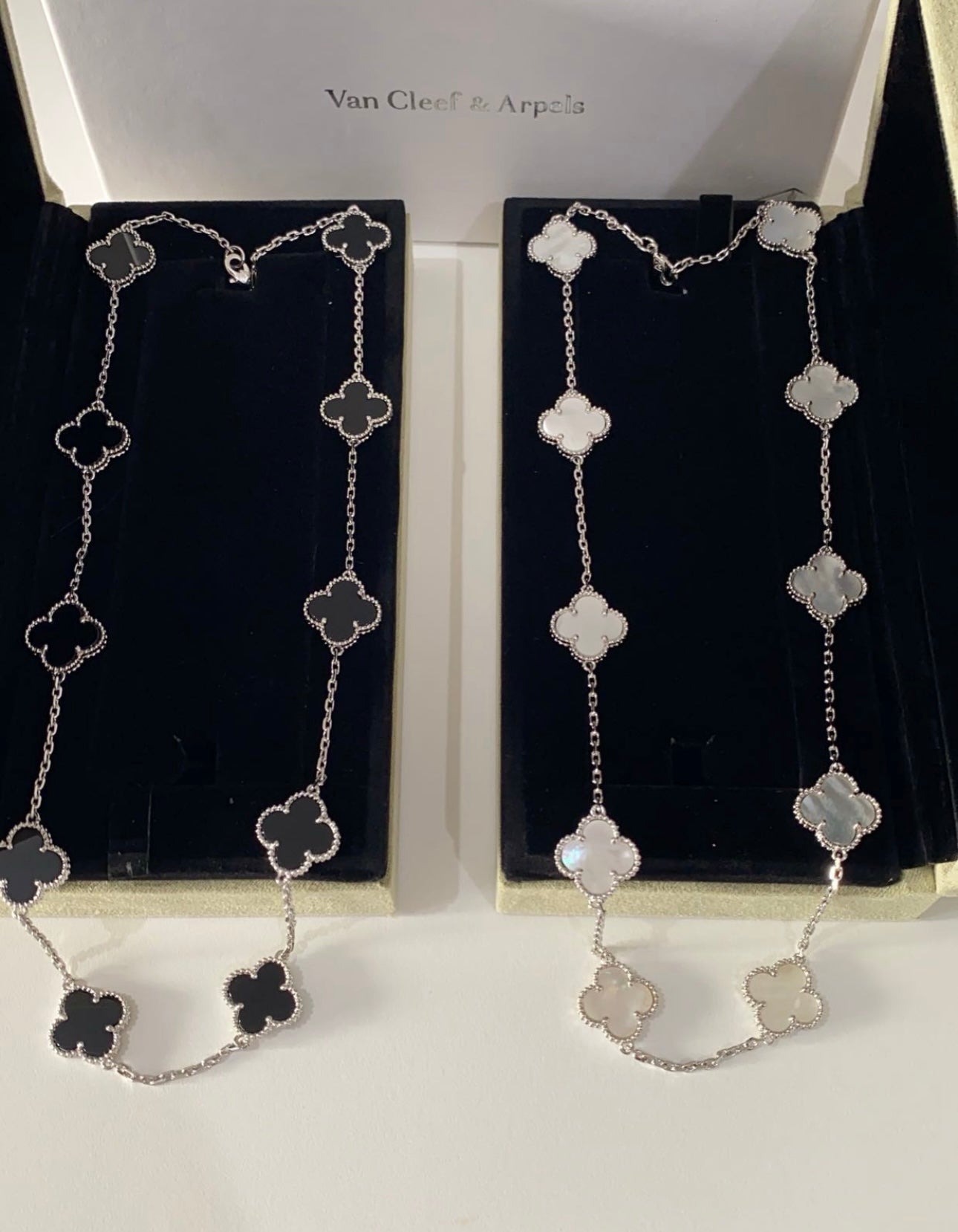 Collier V*n Cleef