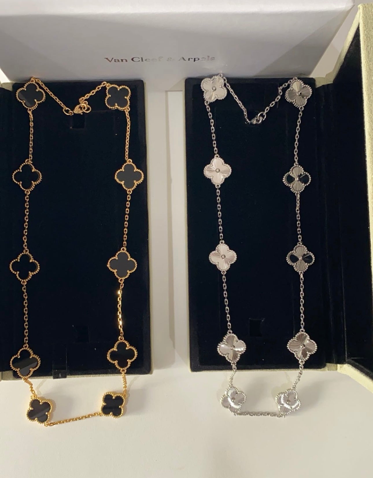 Collier V*n Cleef