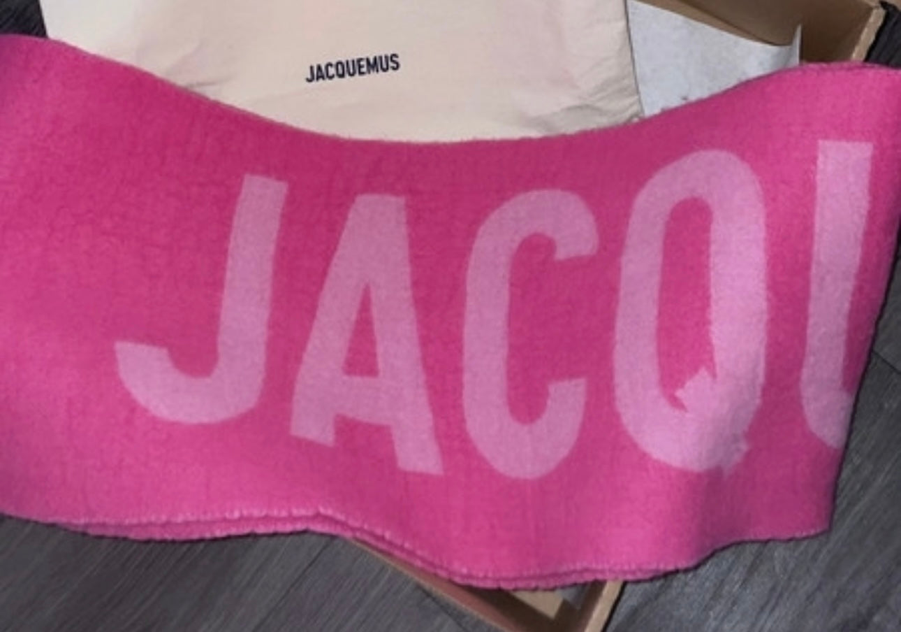 Echarpe J*cquemus