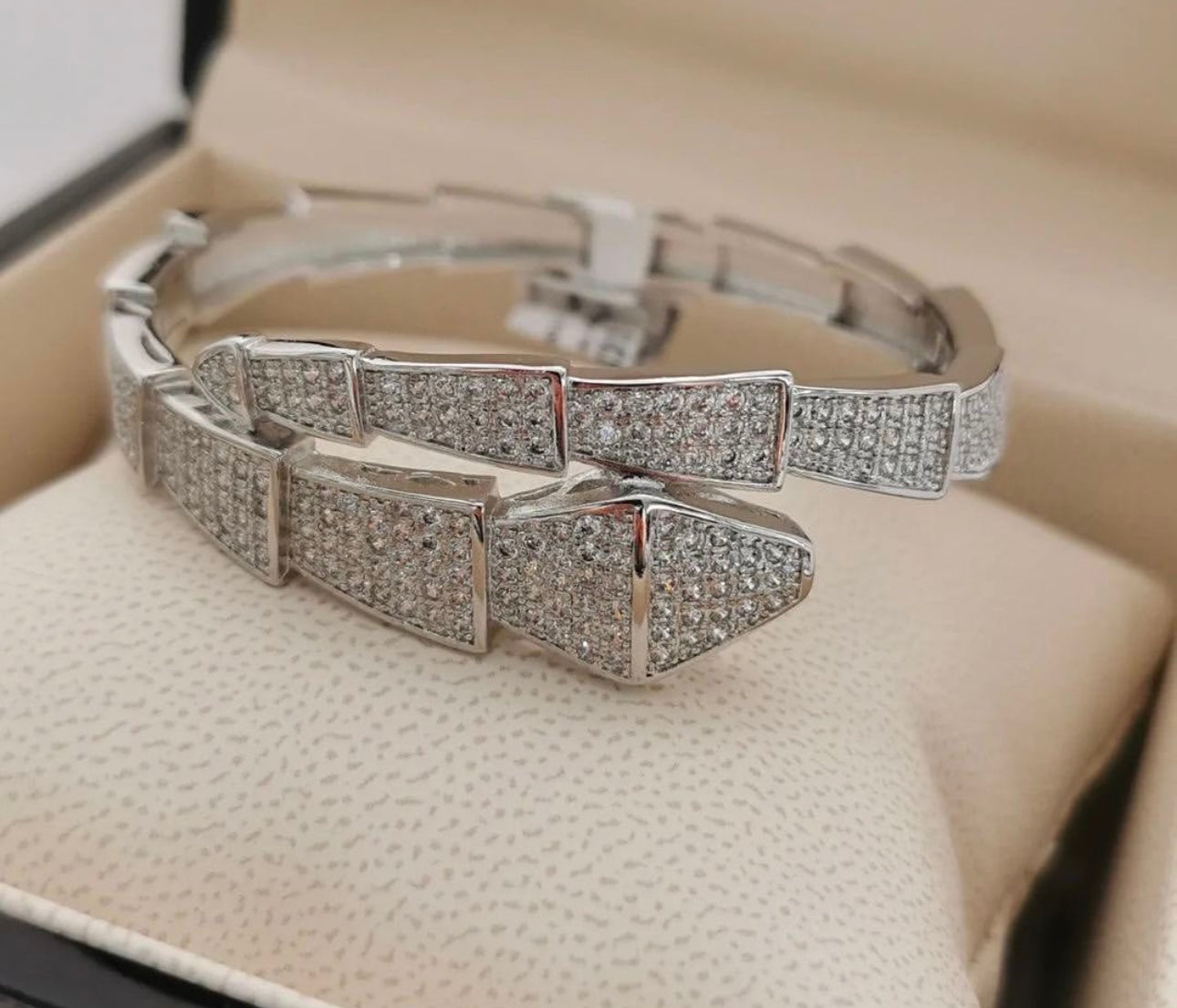 Bracelet B*lgari