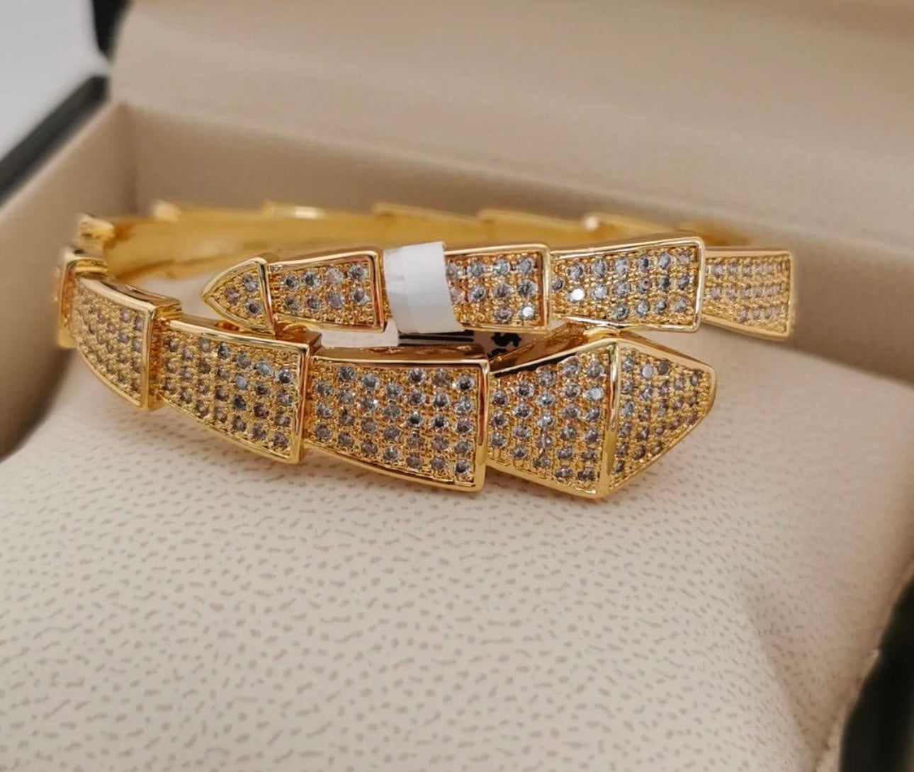Bracelet B*lgari
