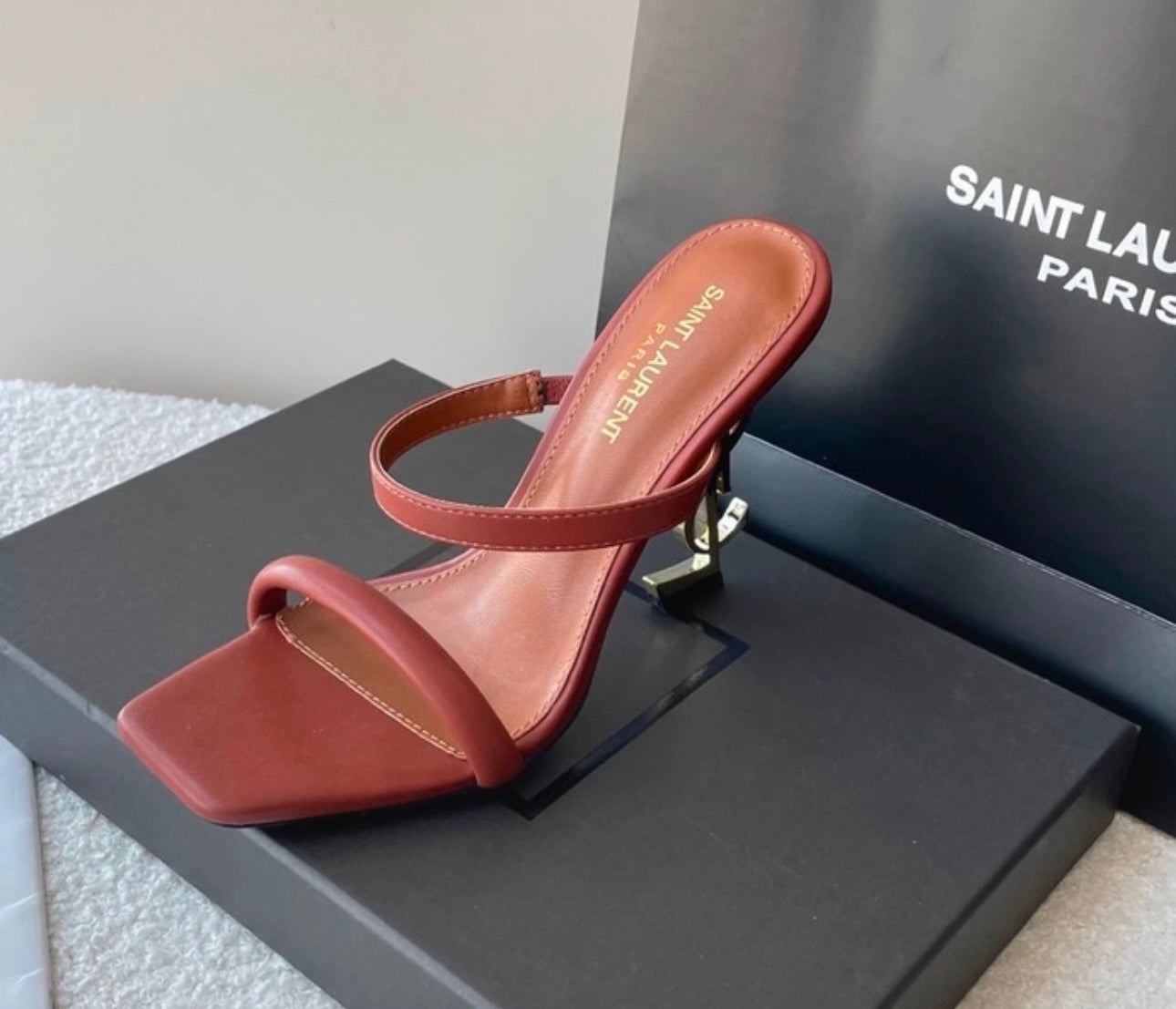 Sandales Saint L*urent