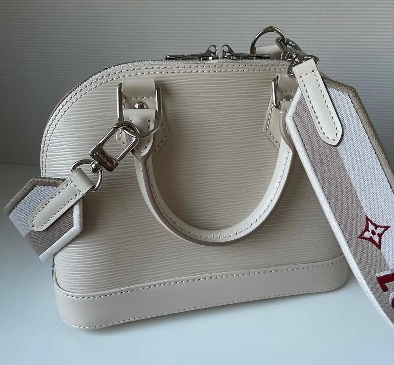 Sac Louis Vu*tton