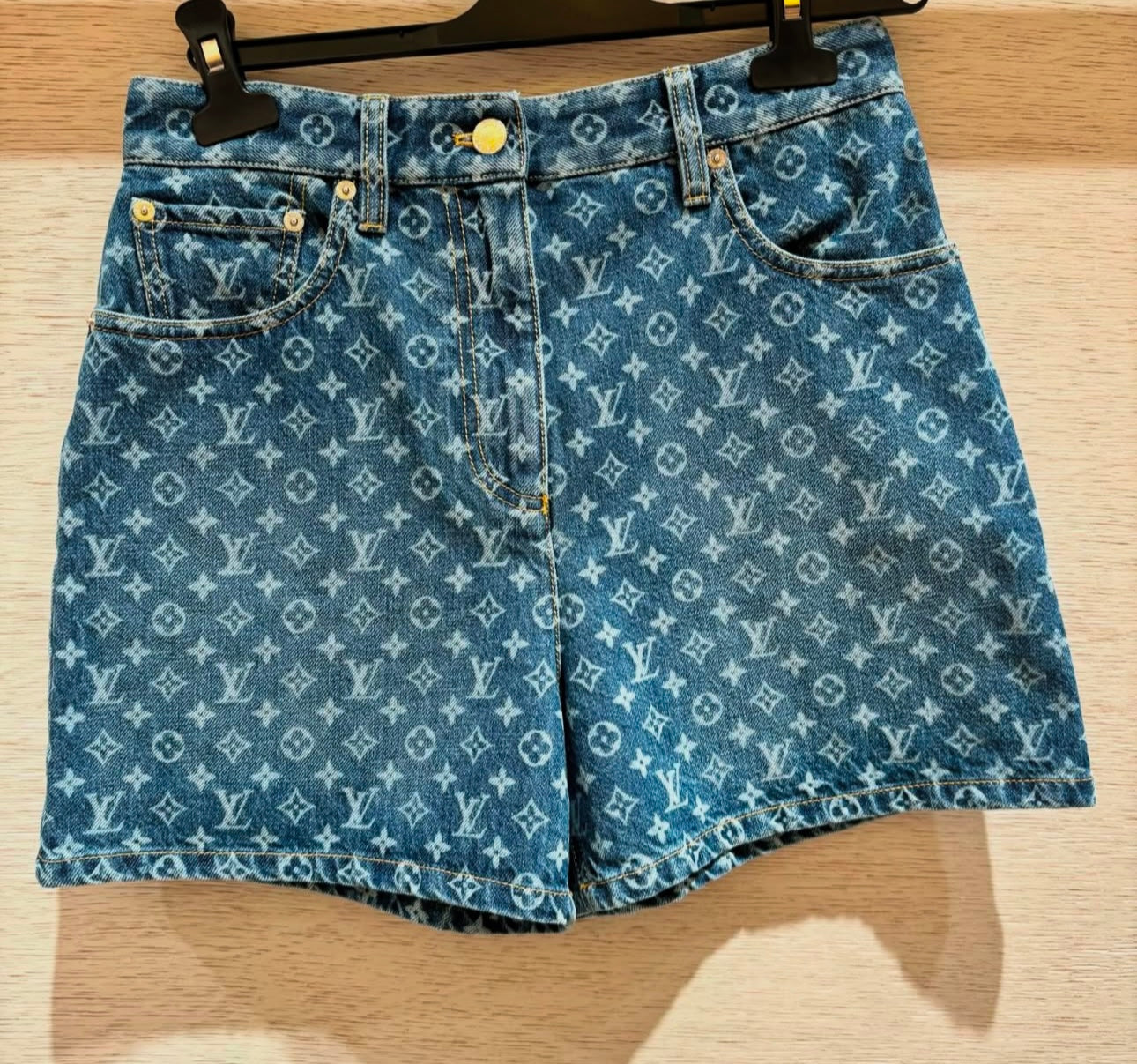 Short Louis Vuitt*n