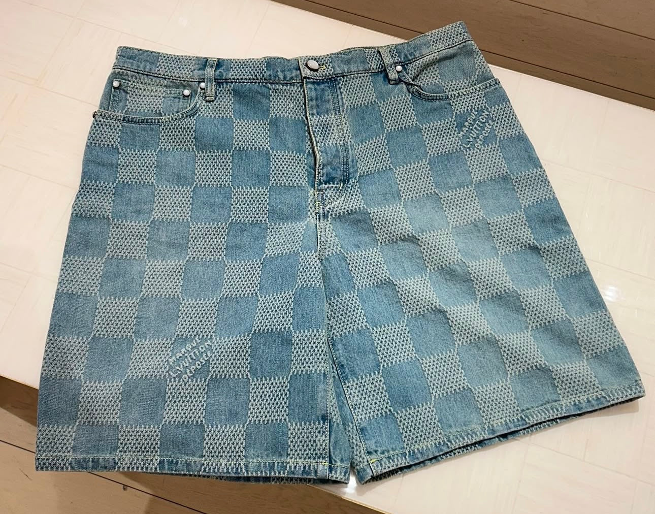 Short Louis Vuitt*n