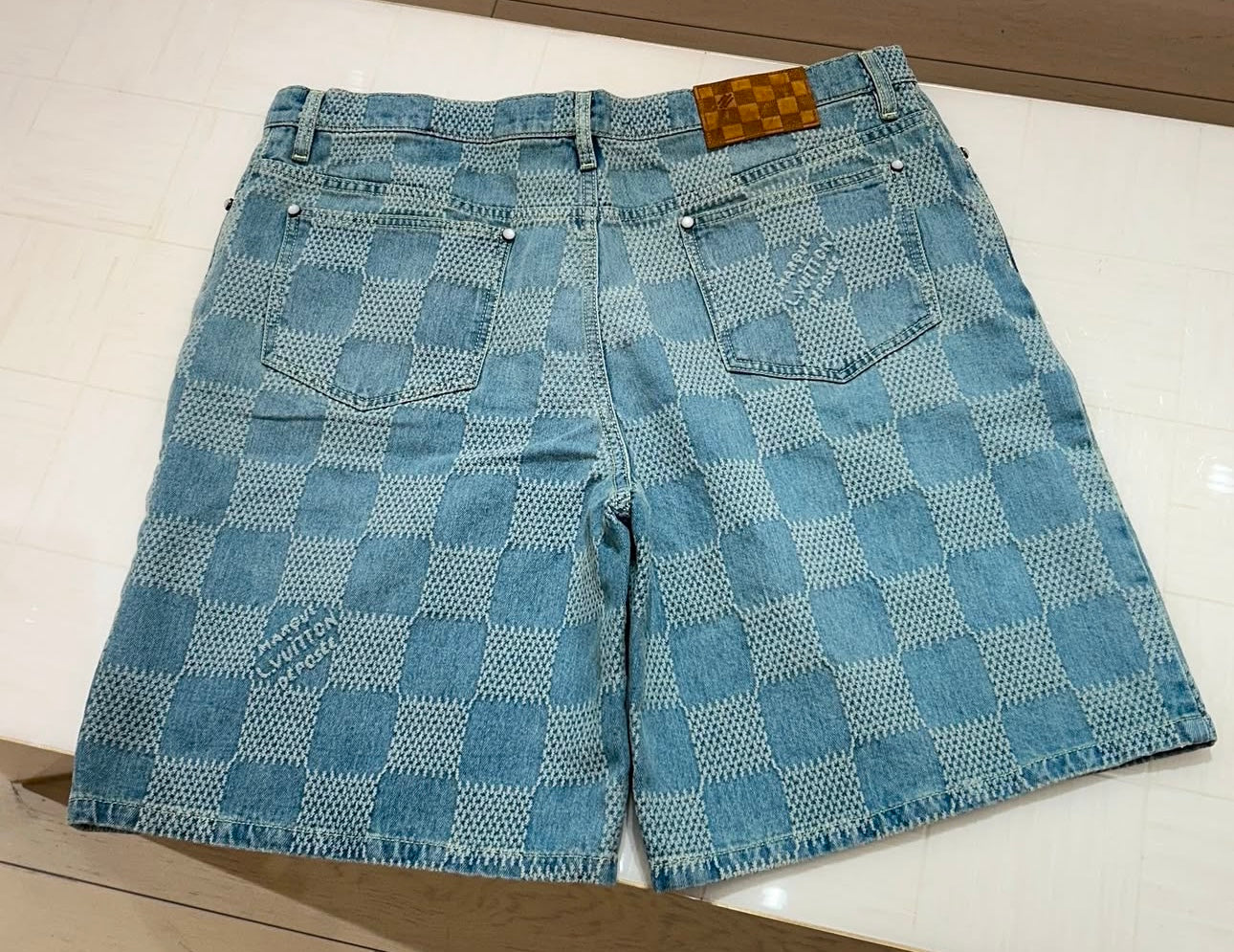 Short Louis Vuitt*n