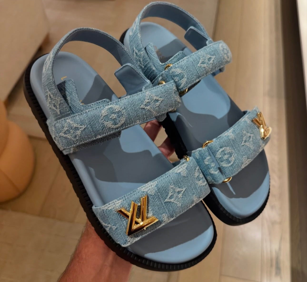 Sandales Louis Vu*tton