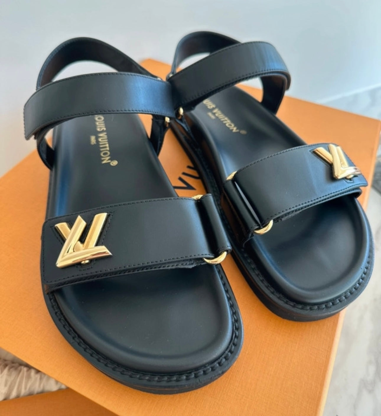 Sandales Louis Vu*tton