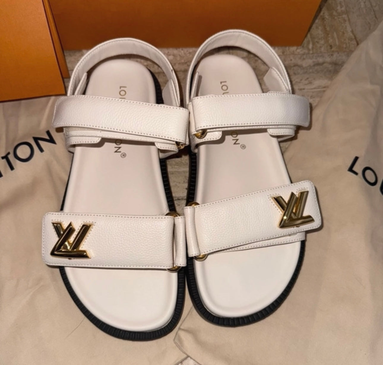 Sandales Louis Vu*tton