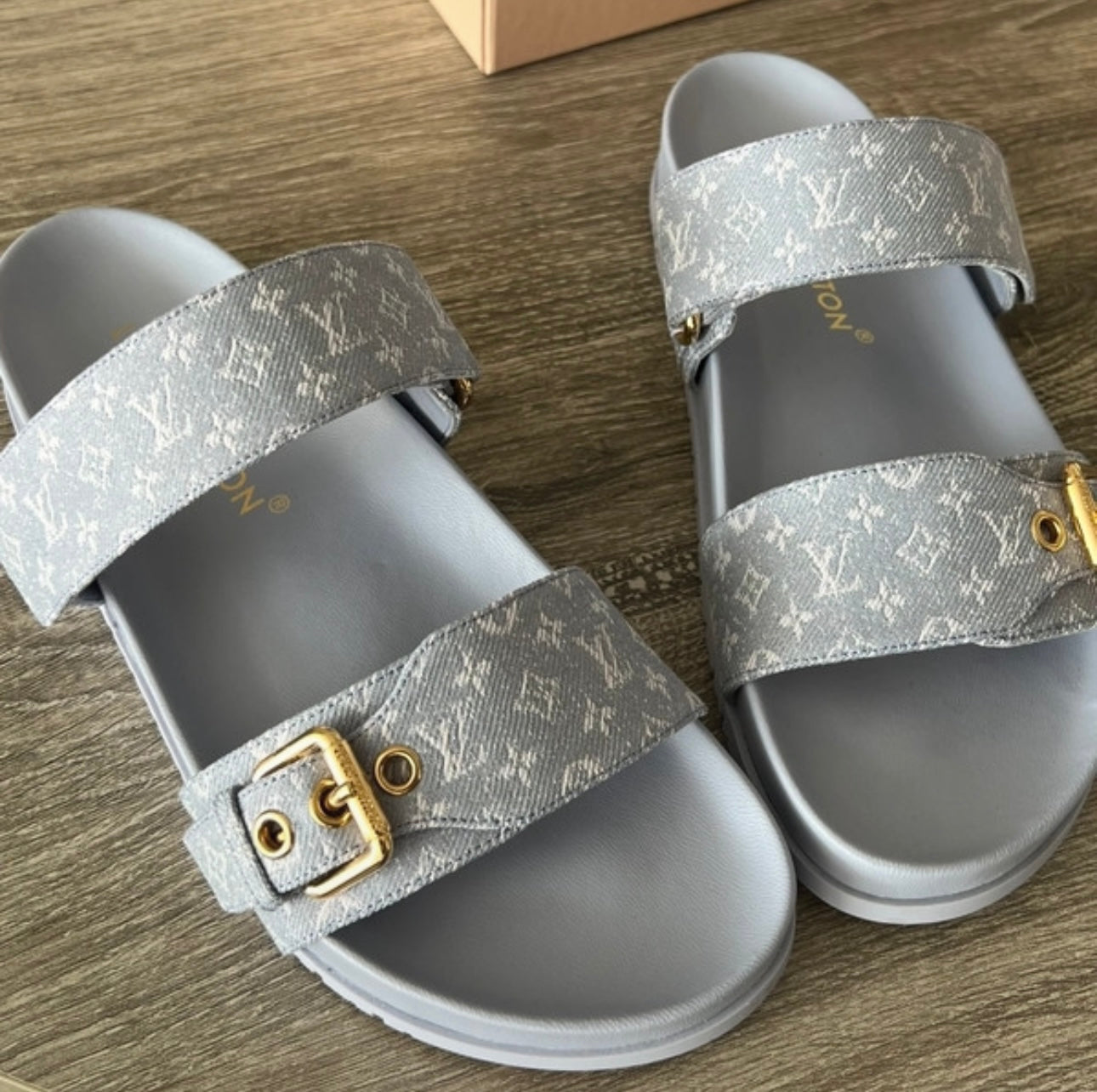Sandales Louis Vu*tton