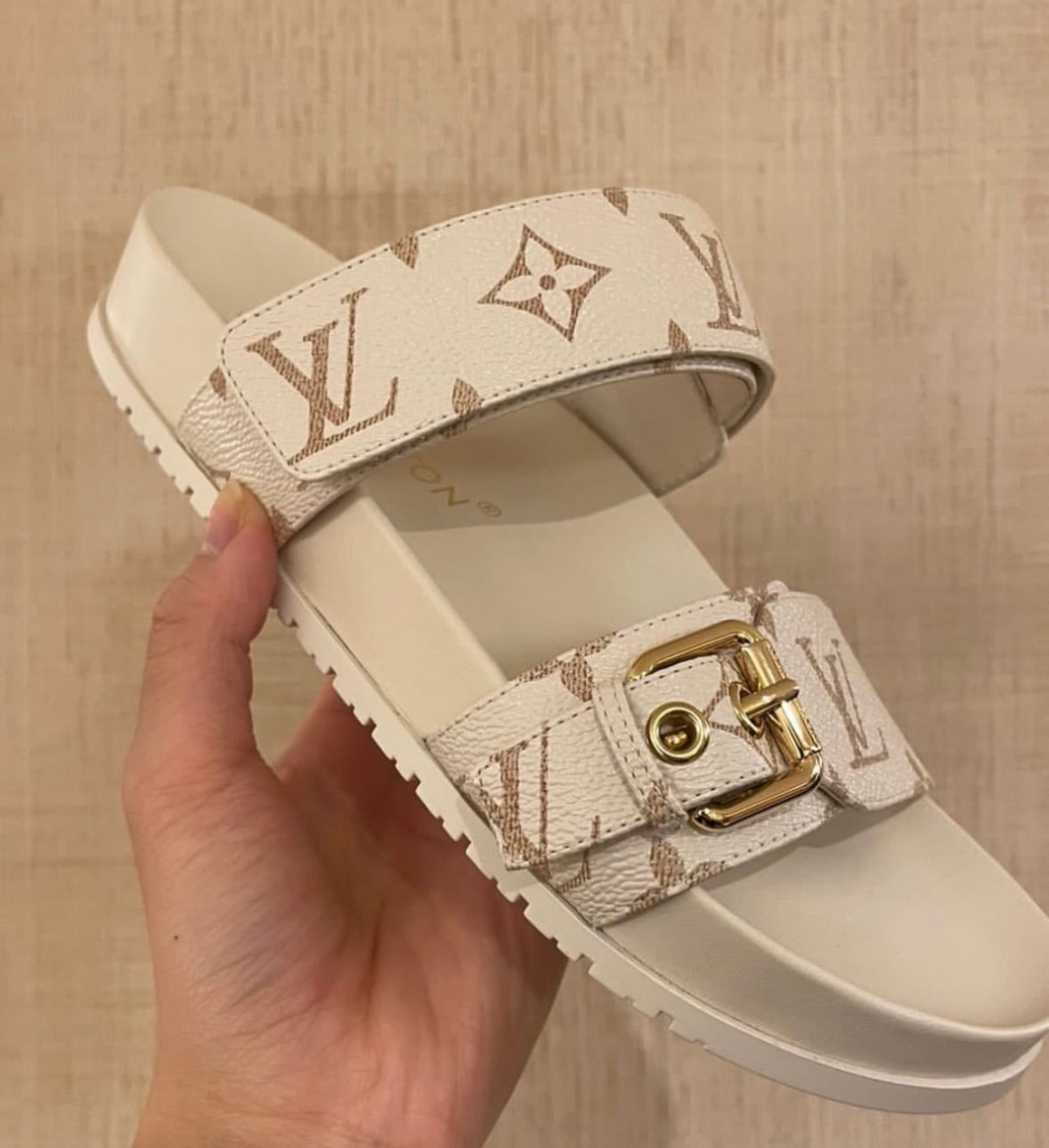 Sandales Louis Vu*tton