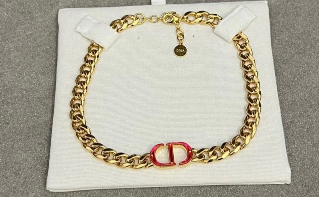 Collier Di*r